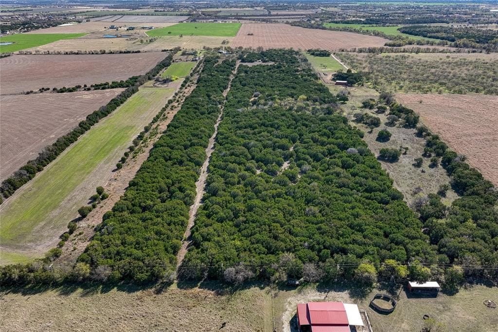 13.58 acres in McLennan County - photo 4
