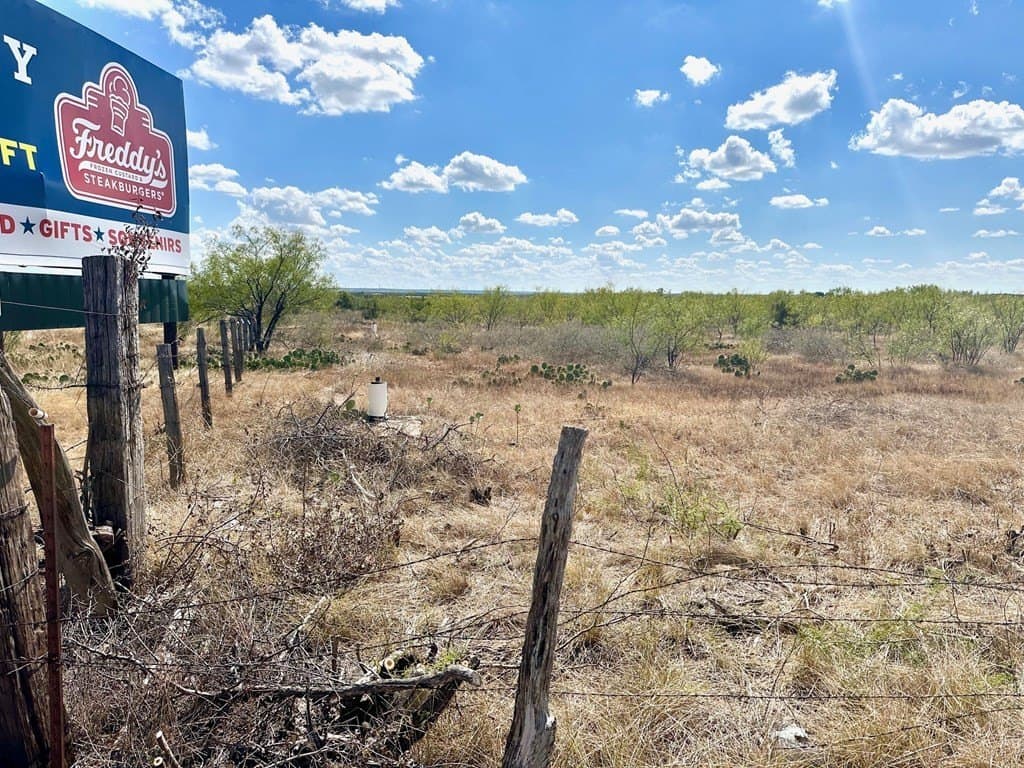 22 acres in Nolan County - photo 5