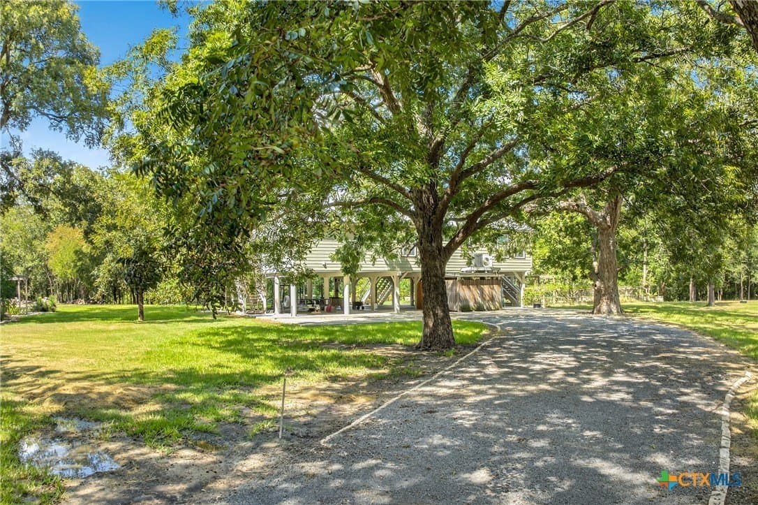 10.66 acres in Gonzales County - photo 5