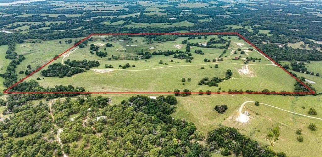 185.8 acres in Limestone County - photo 2