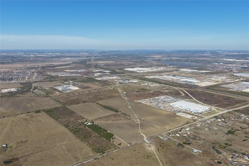 290 acres in Ellis County - photo 4