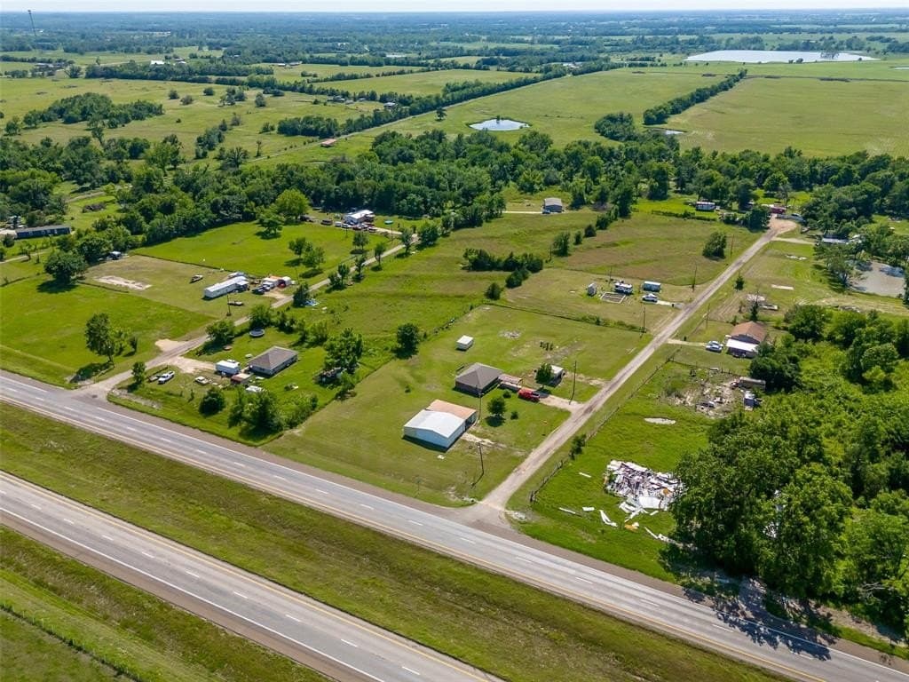 1.95 acres in Lamar County - photo 19