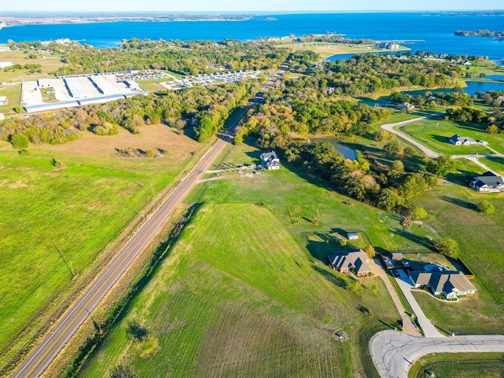 1.47 acres in Navarro County - photo 18
