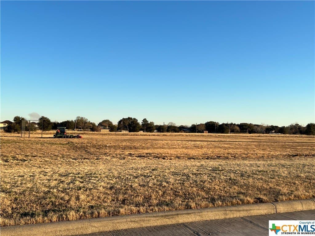 8.68 acres in Victoria County - photo 4