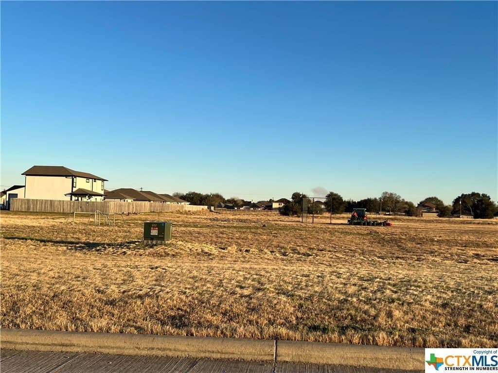 8.68 acres in Victoria County - photo 3