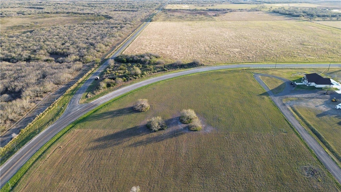 2.62 acres in Kleberg County - photo 3