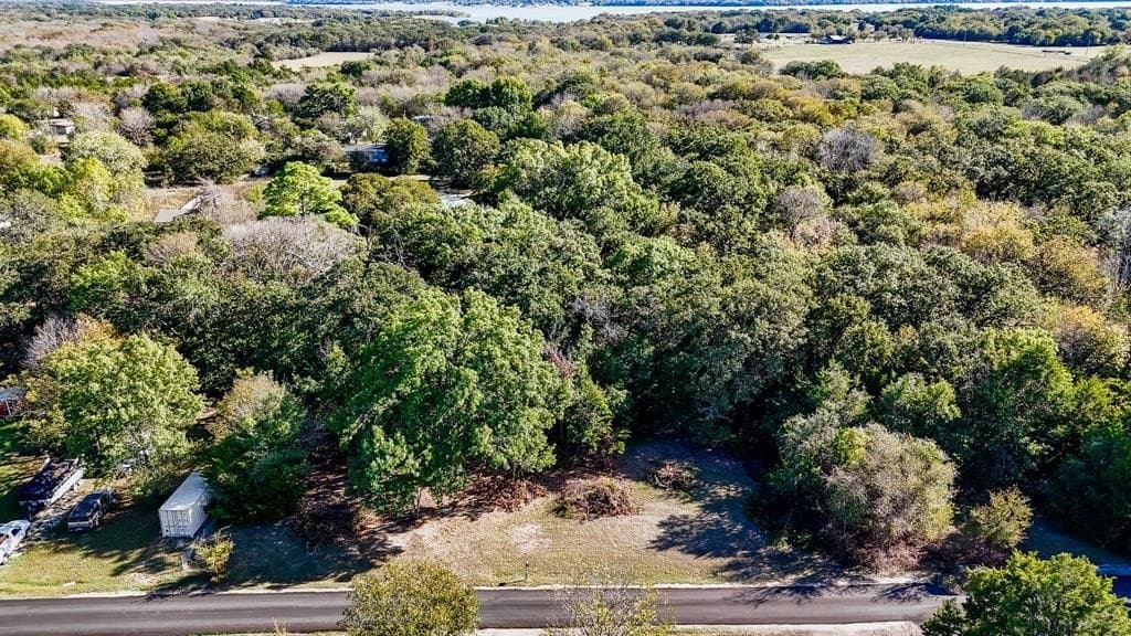 0.75 acres in Navarro County - photo 7