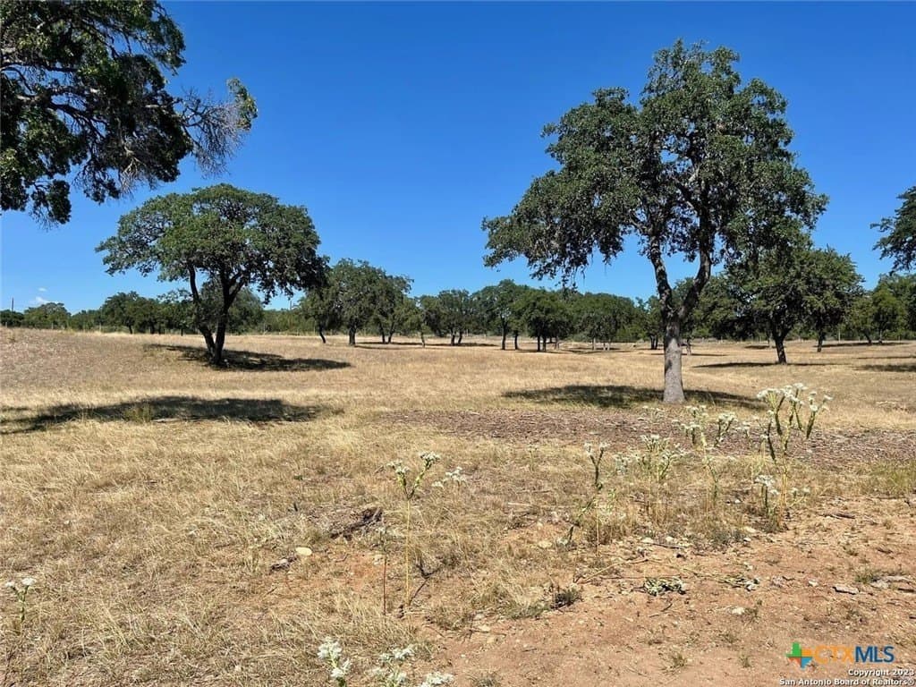 5.02 acres in Bandera County - photo 2