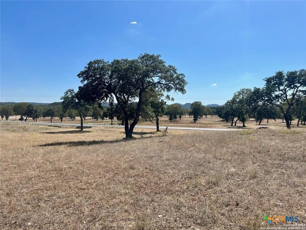 5.02 acres in Bandera County - photo 4