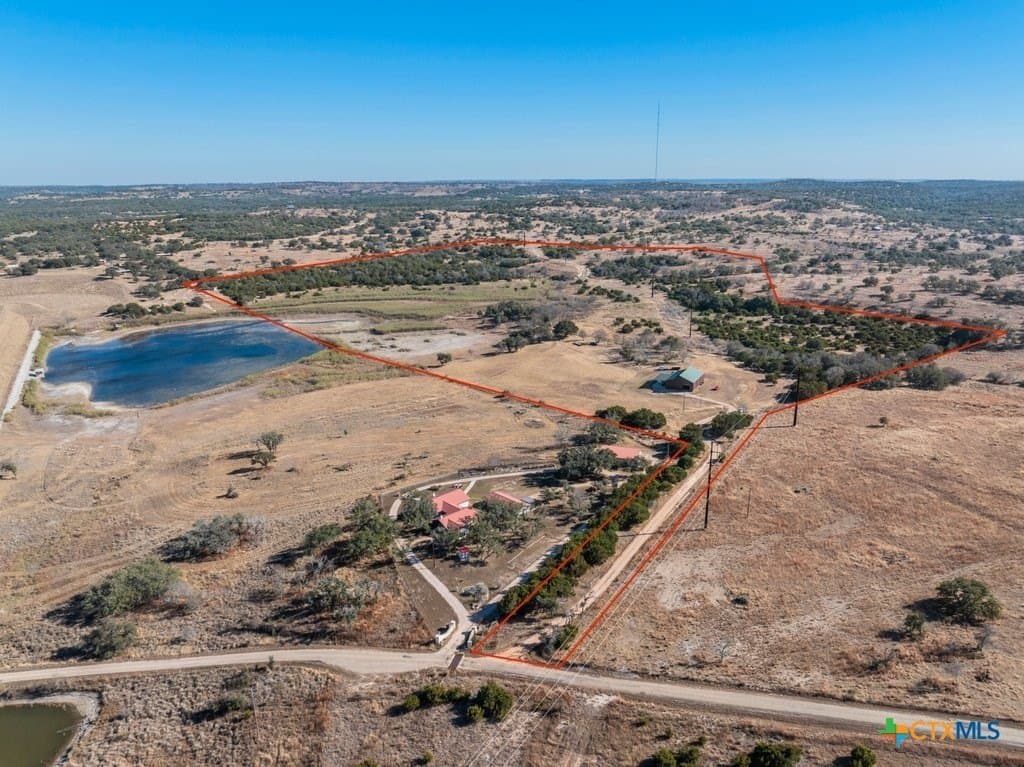 56.27 acres in Gillespie County - photo 4