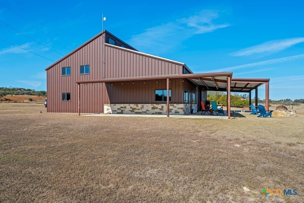 56.27 acres in Gillespie County - photo 2