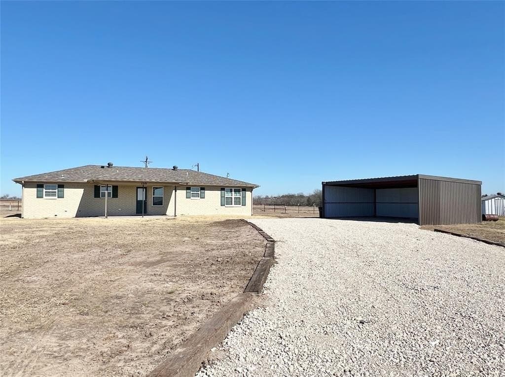 11.47 acres in Ellis County - photo 2