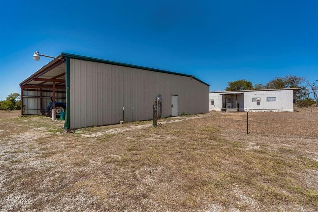 42.76 acres in Ellis County - photo 13