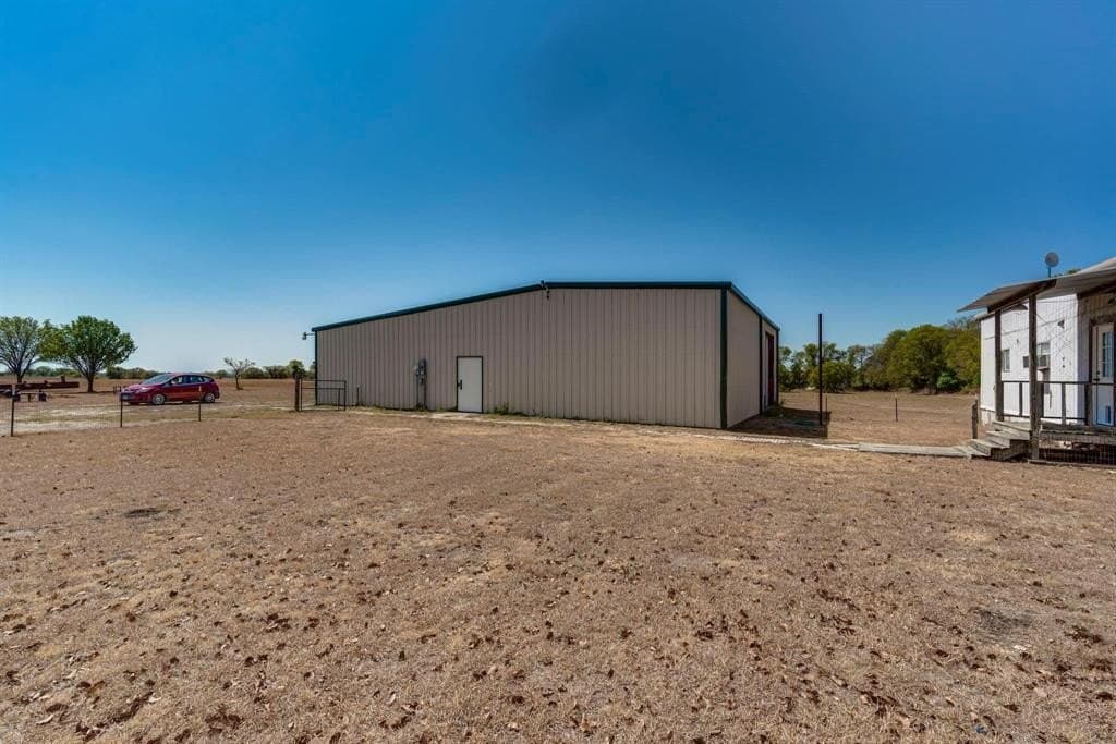42.76 acres in Ellis County - photo 11