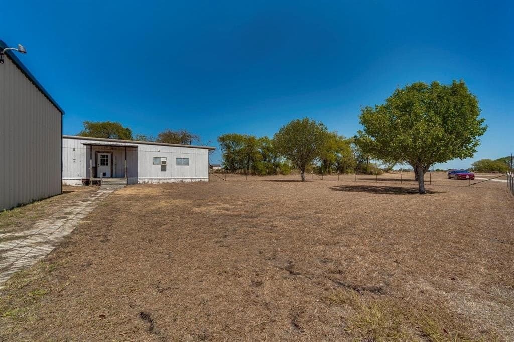 42.76 acres in Ellis County - photo 12