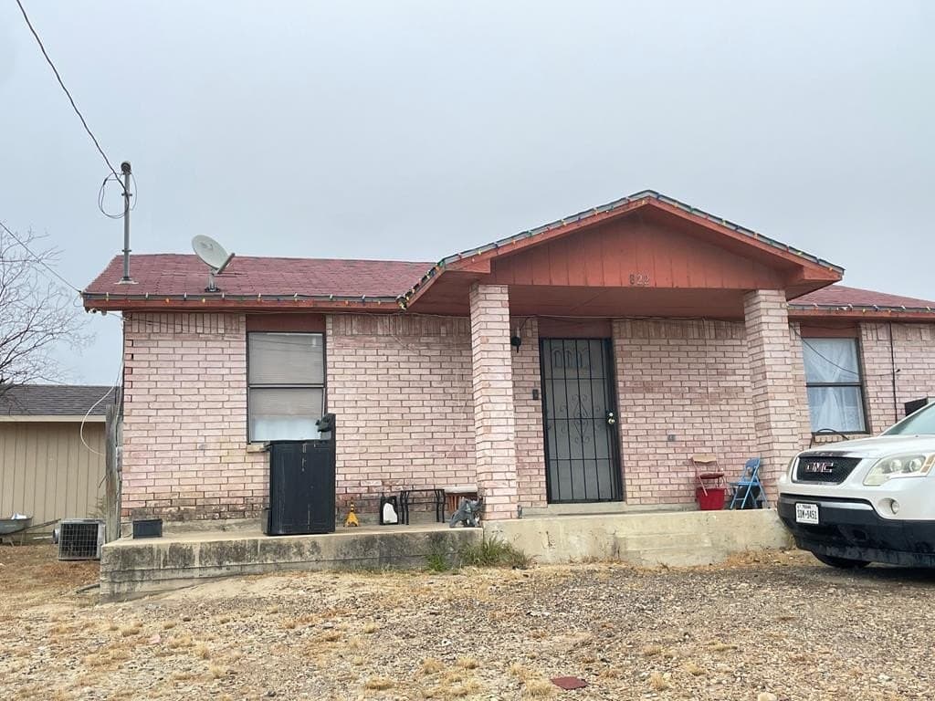 822 Ranchitos Road