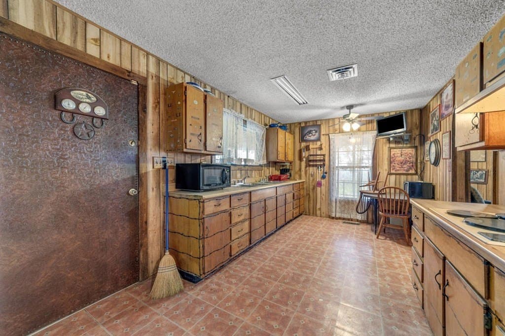14.92 acres in Bandera County - photo 19