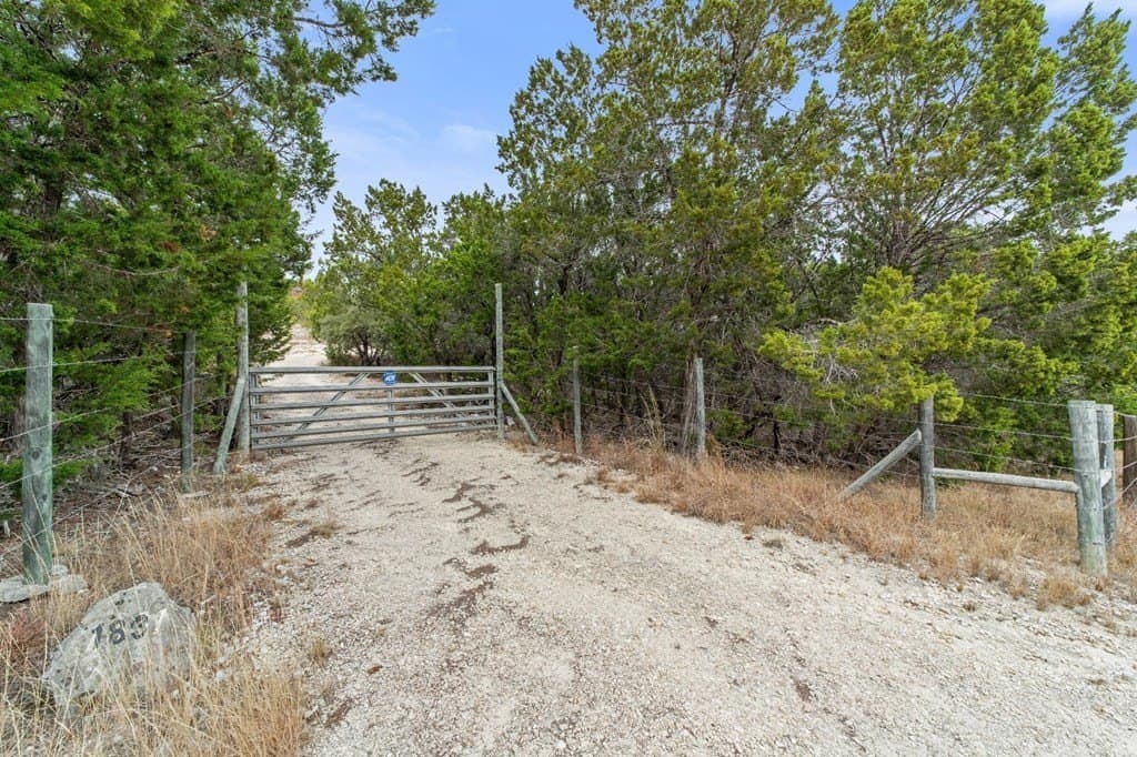 14.92 acres in Bandera County - photo 44