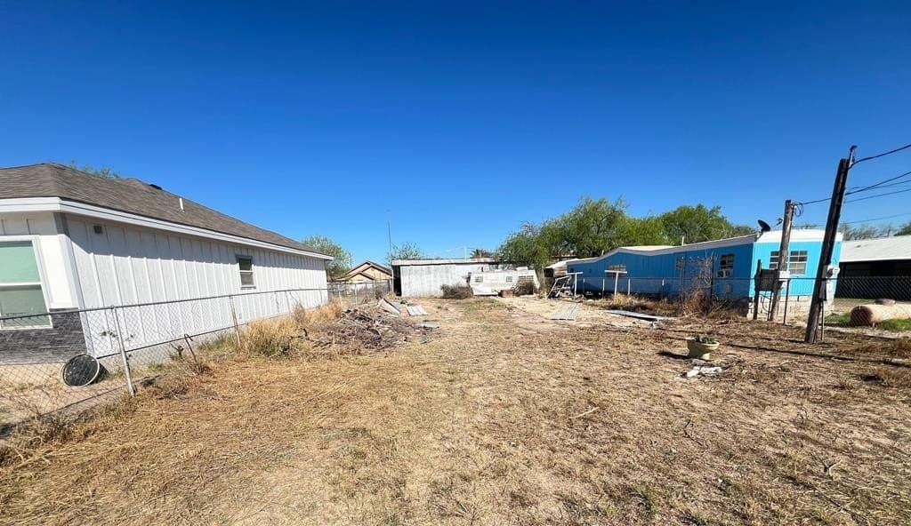 0.17 acres in Maverick County - photo 4