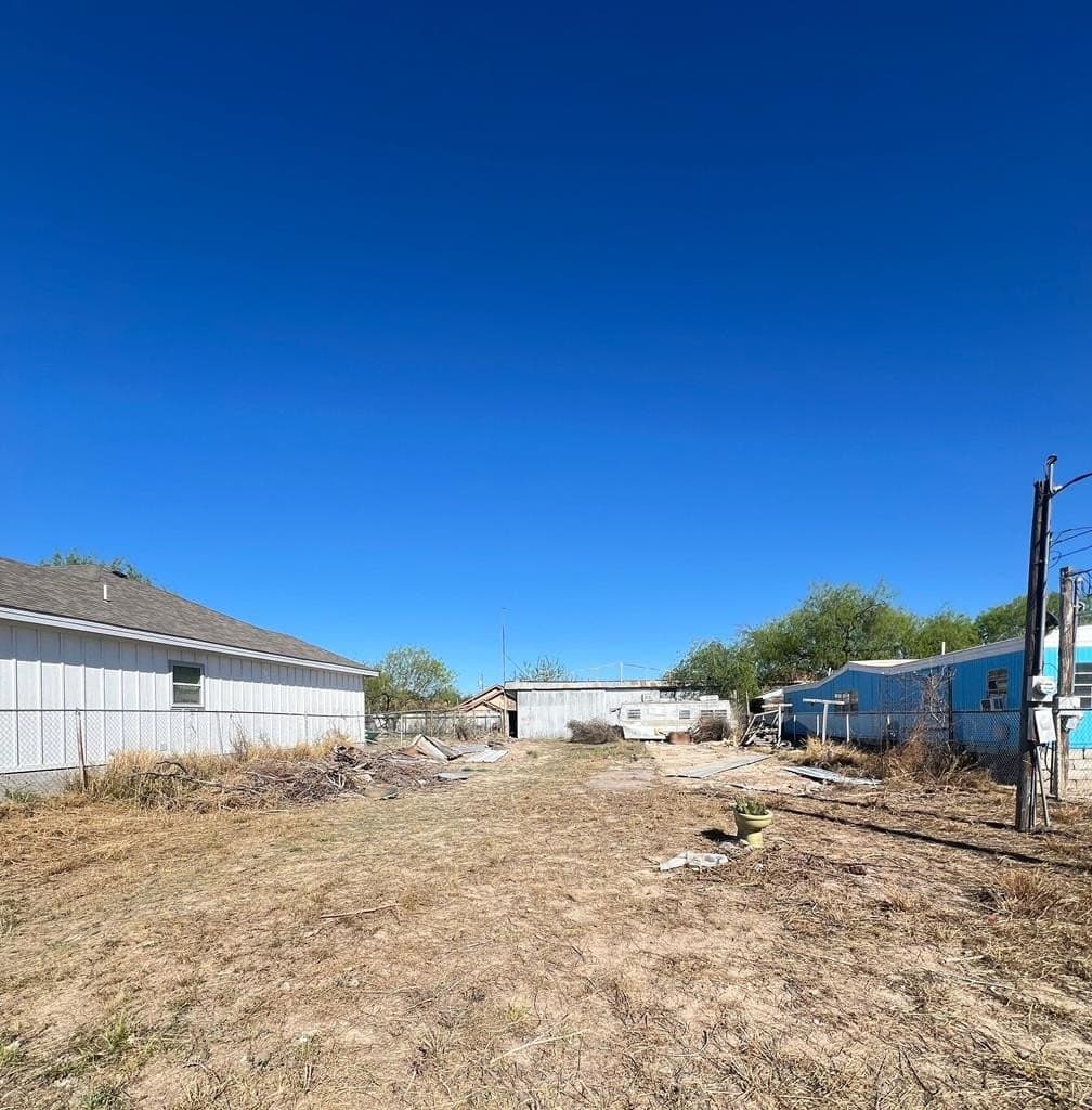 0.17 acres in Maverick County - photo 3