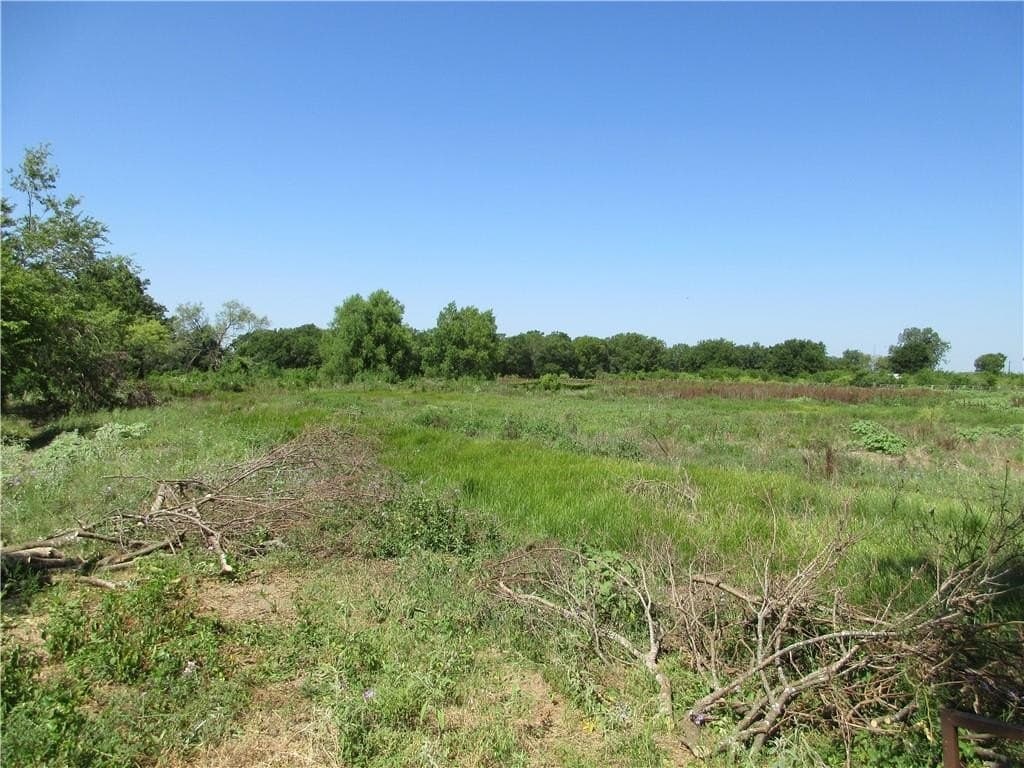 14.03 acres in Falls County - photo 2