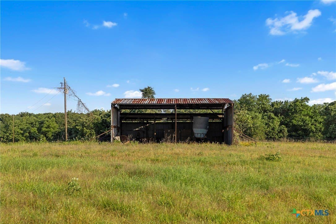 204.4 acres in Robertson County - photo 15