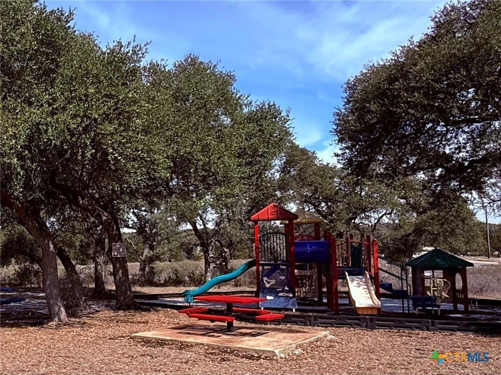 1.22 acres in Comal County - photo 8