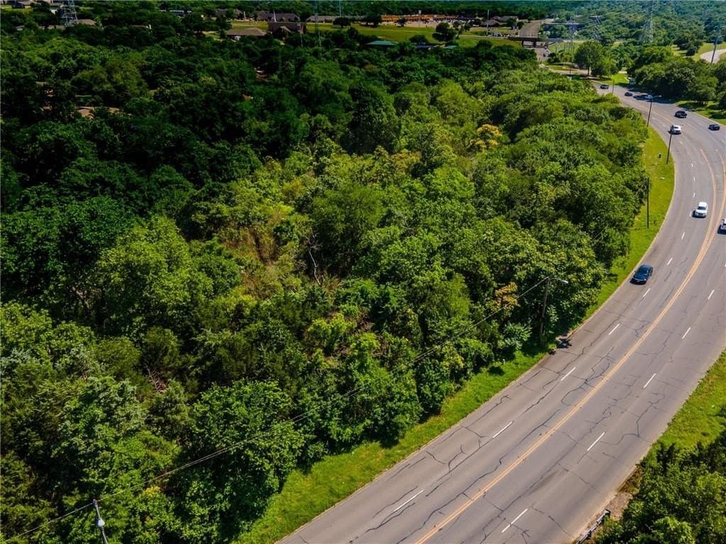 4.6 acres in McLennan County - photo 2