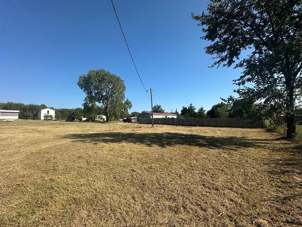 0.5 acres in Cooke County - photo 6