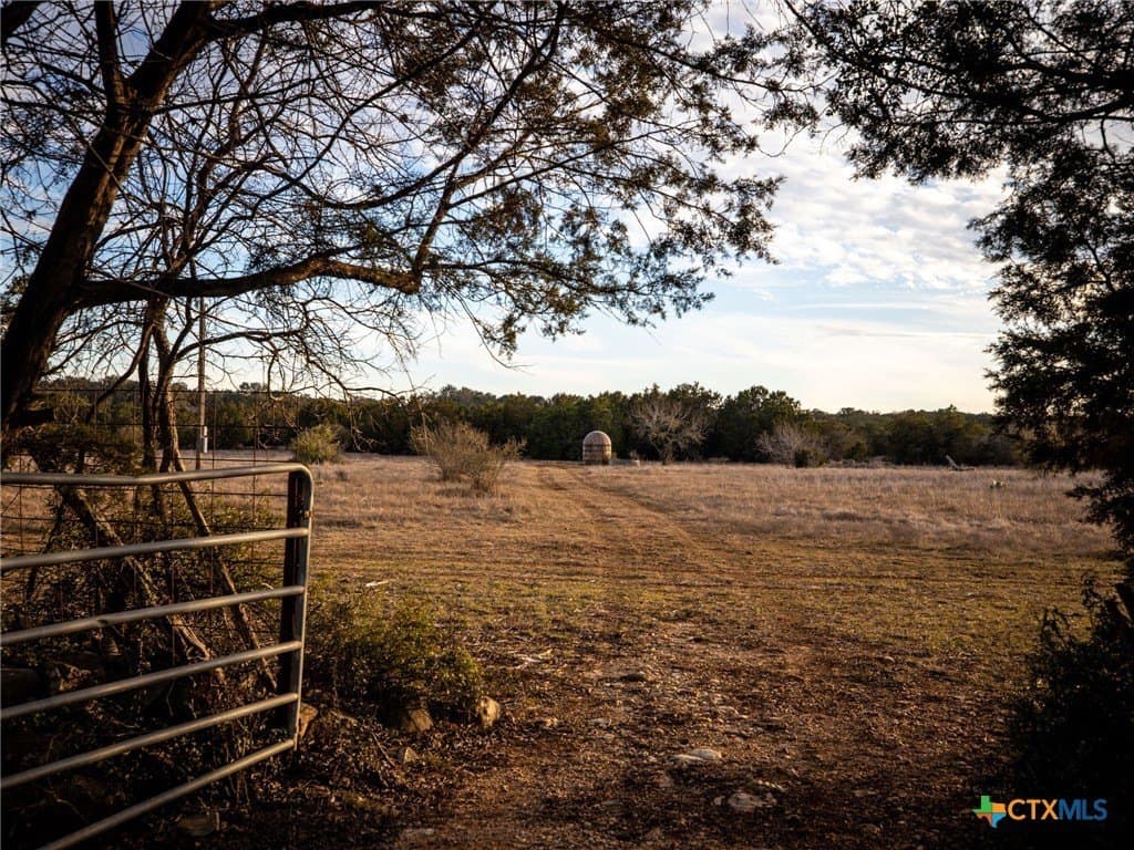 50 acres in Comal County - photo 40