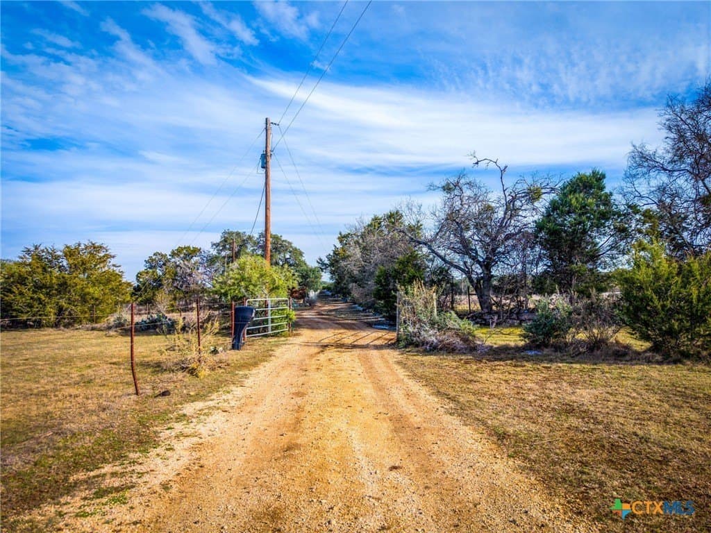 50 acres in Comal County - photo 14