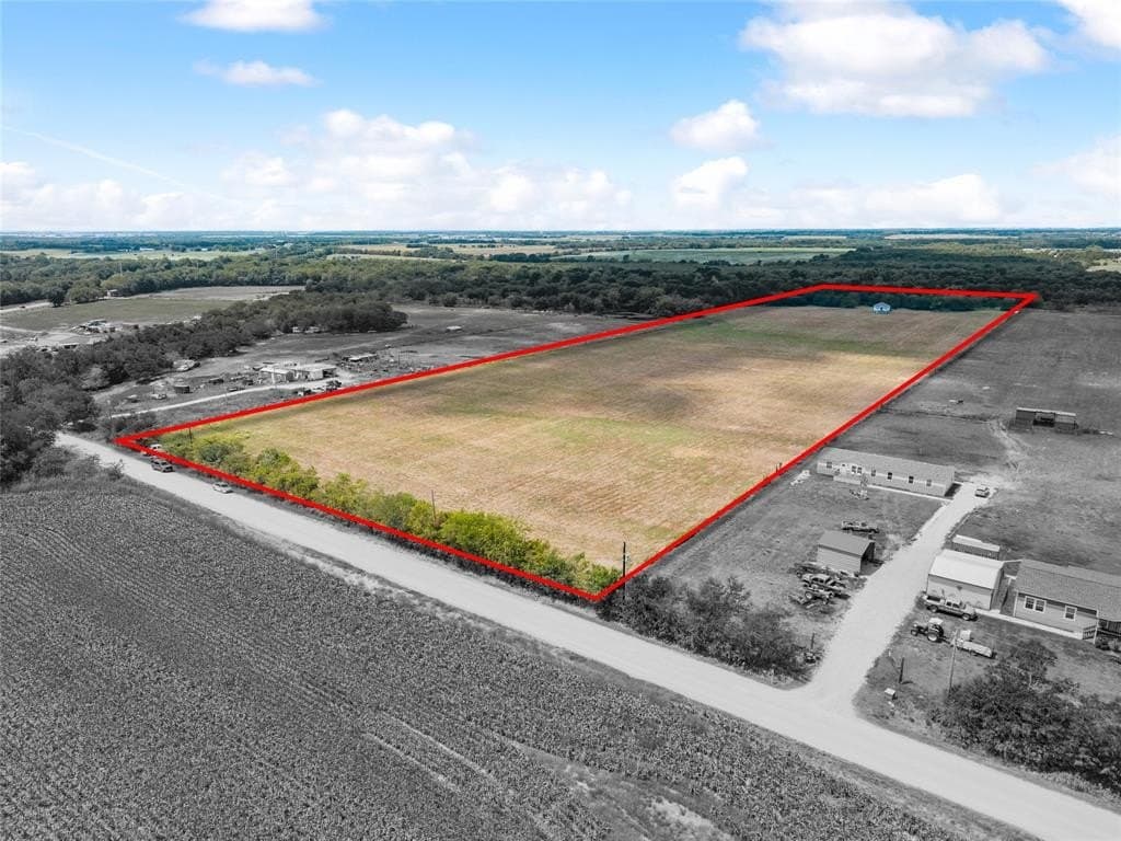 17.86 acres in Hunt County - photo 4
