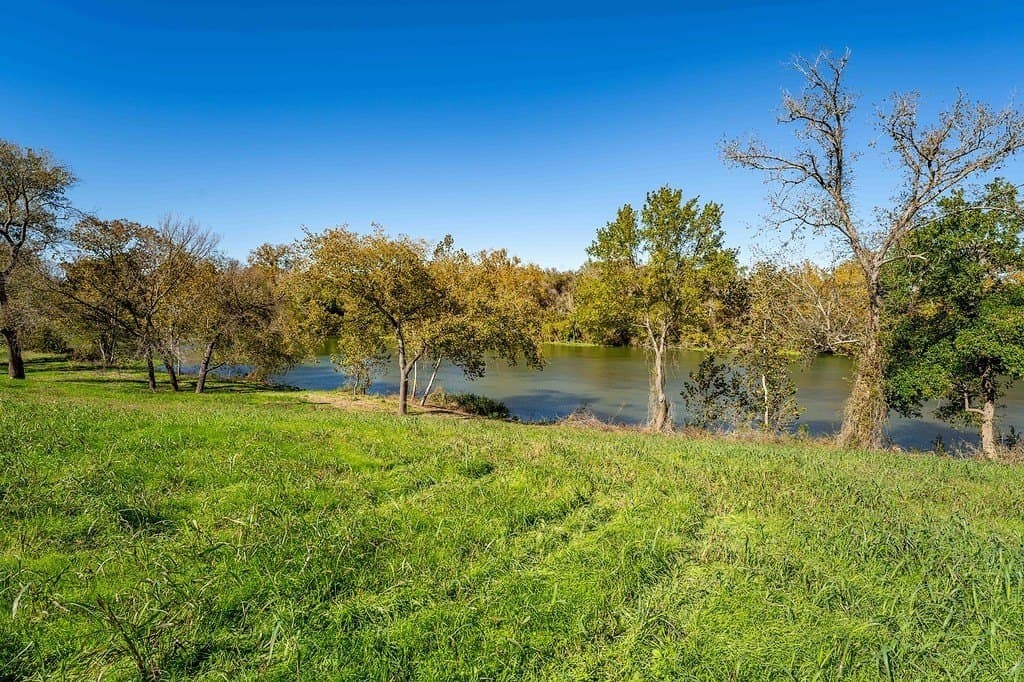 4.94 acres in Fayette County - photo 8