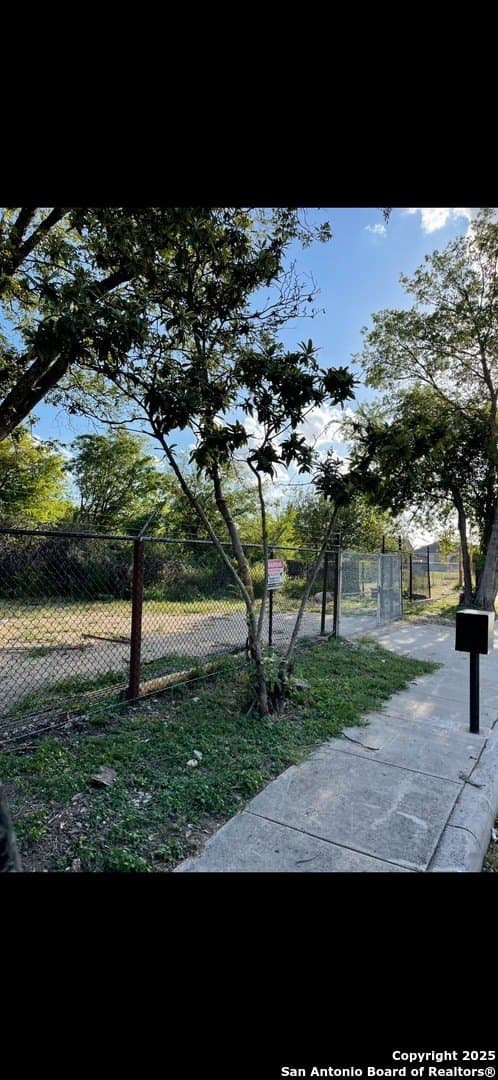 0.92 acres in Bexar County - photo 3