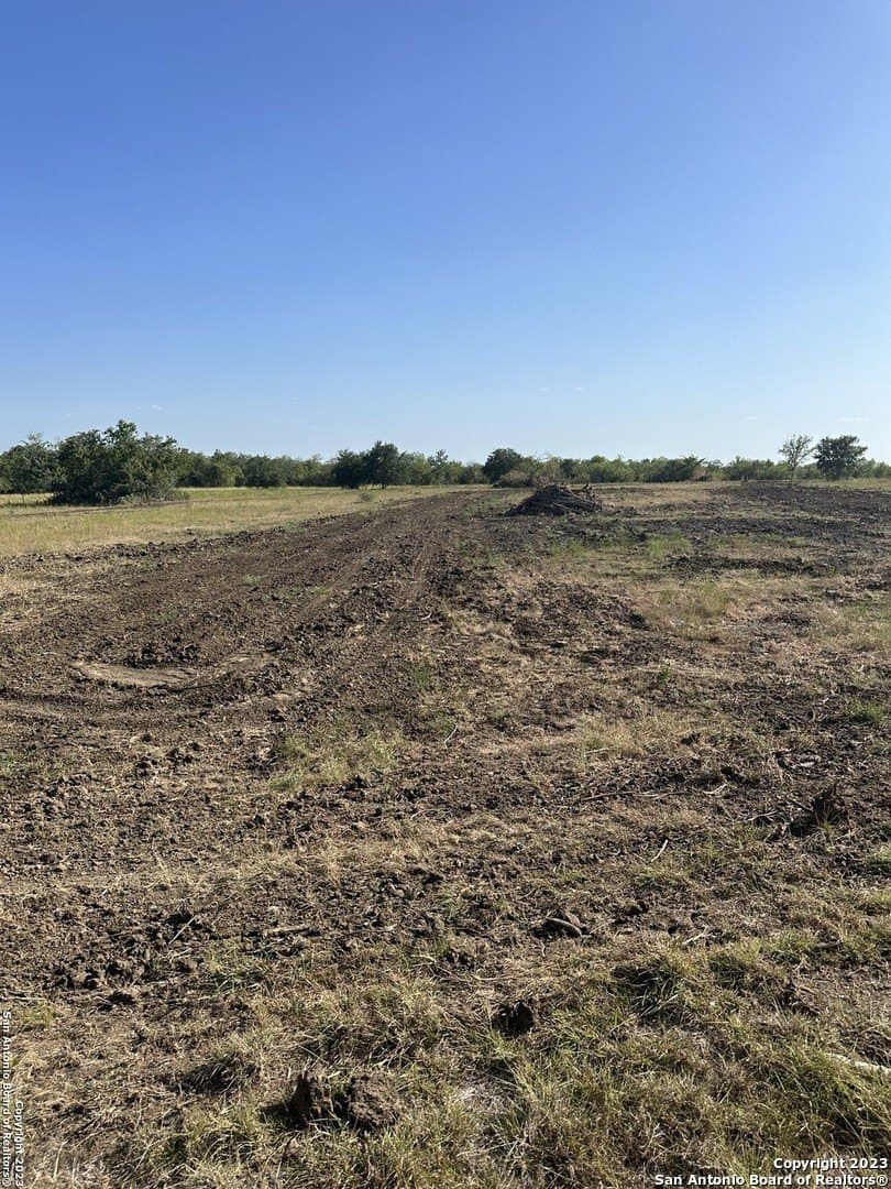 5.63 acres in Wilson County - photo 4