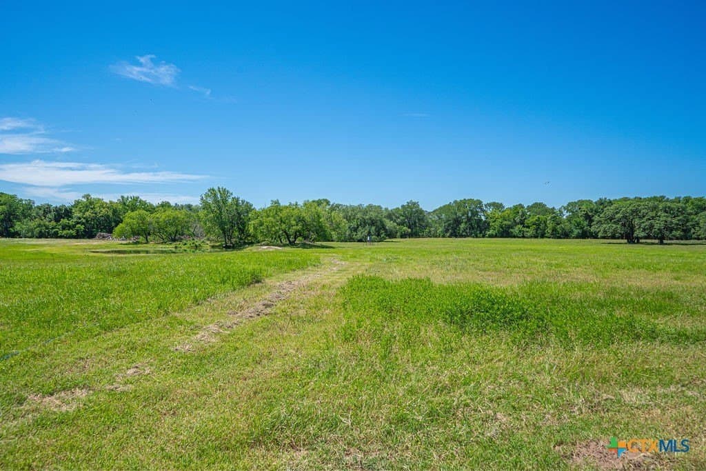 18.51 acres in Guadalupe County - photo 5