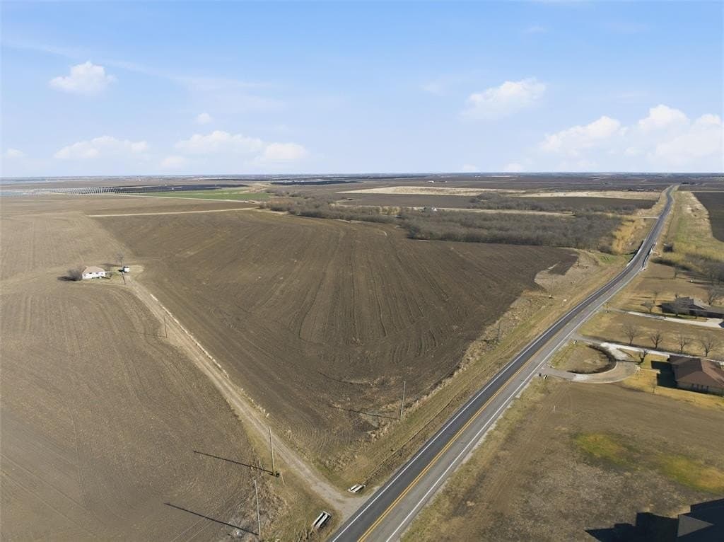 22.08 acres in Hill County - photo 2