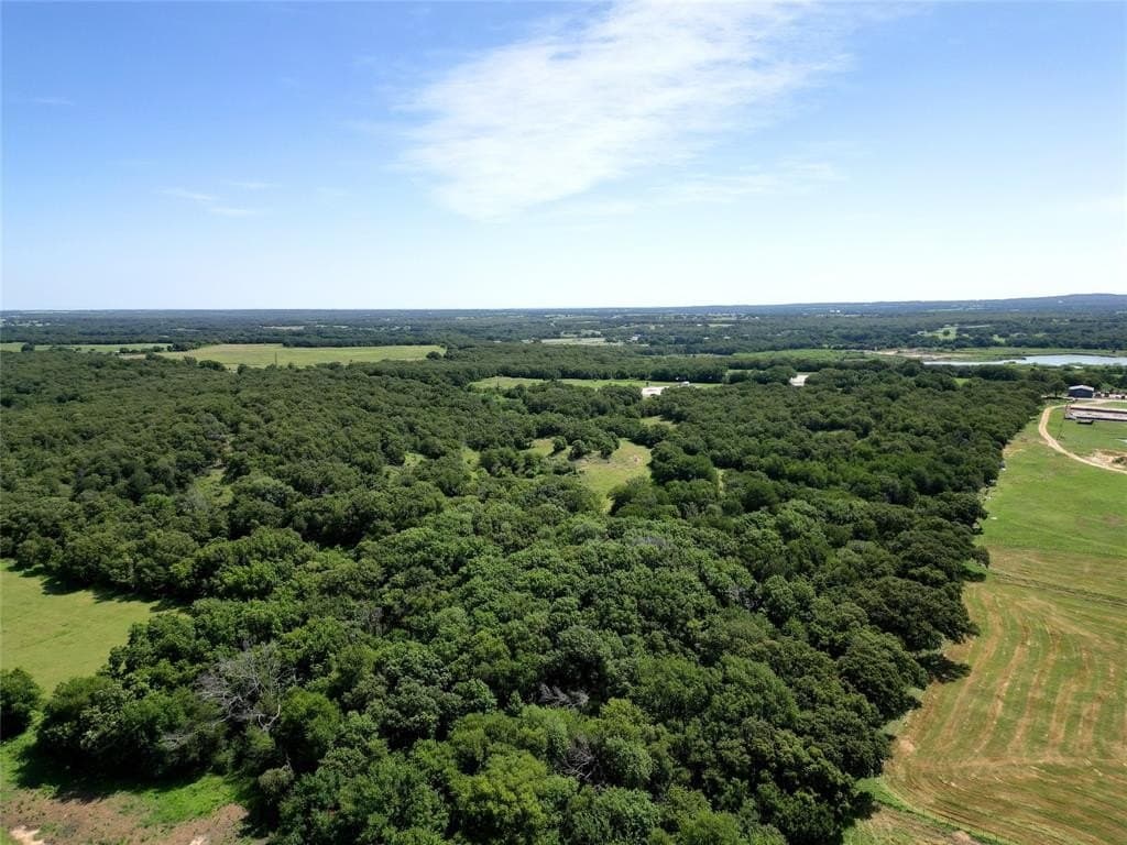 10 acres in Wise County - photo 2