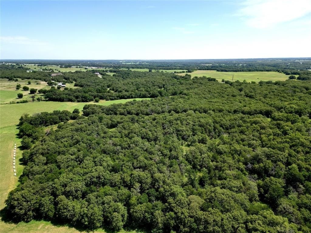 10 acres in Wise County - photo 5
