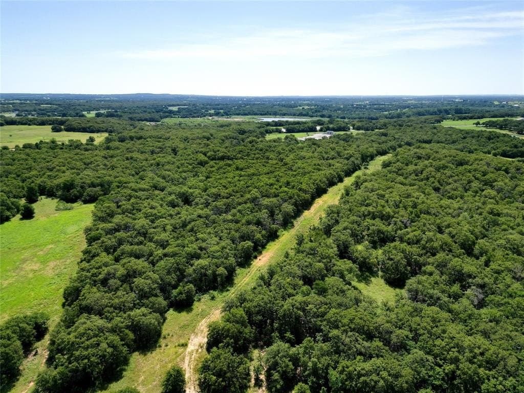 10 acres in Wise County - photo 9