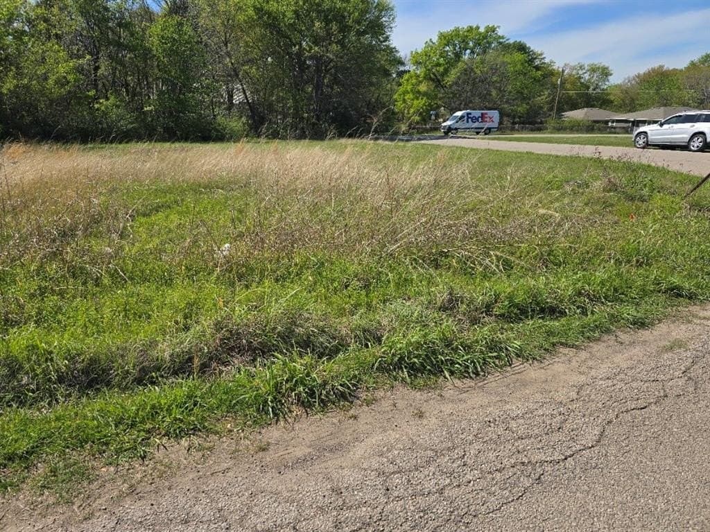 0.48 acres in Henderson County - photo 11