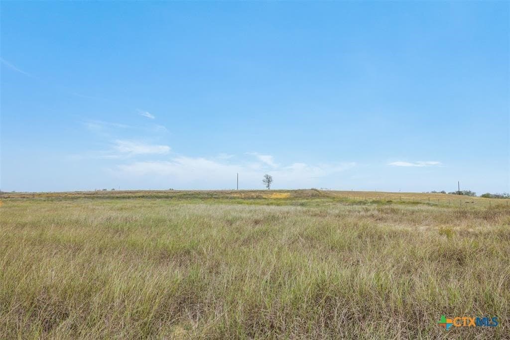 20 acres in Lavaca County - photo 3