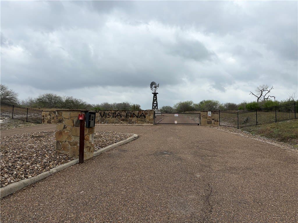 1.6 acres in Live Oak County - photo 2