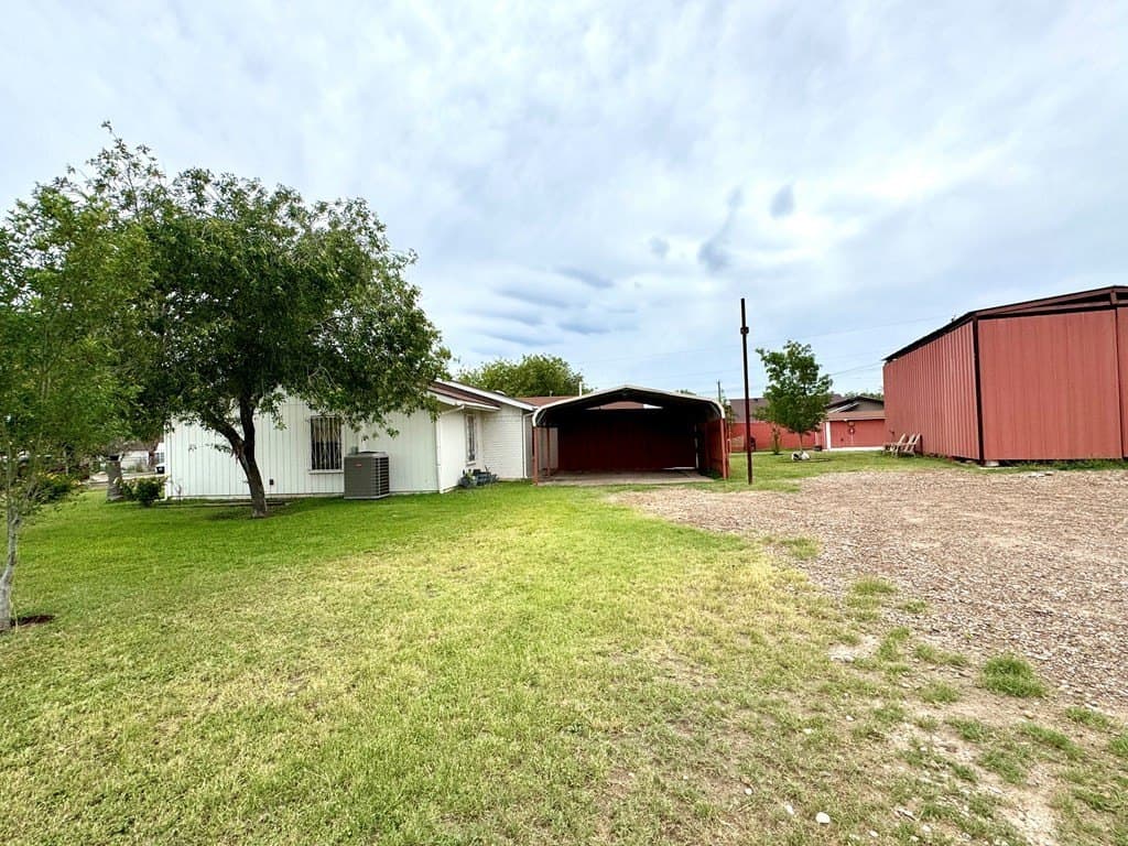 21,675 acres in Maverick County - photo 24