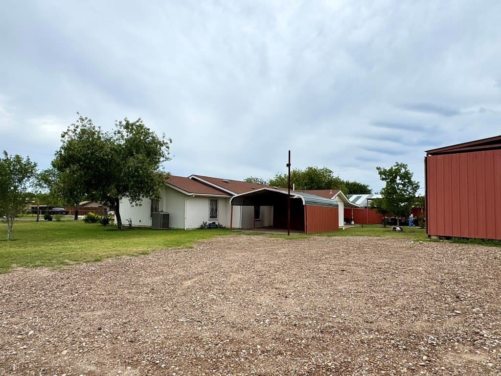 21,675 acres in Maverick County - photo 17