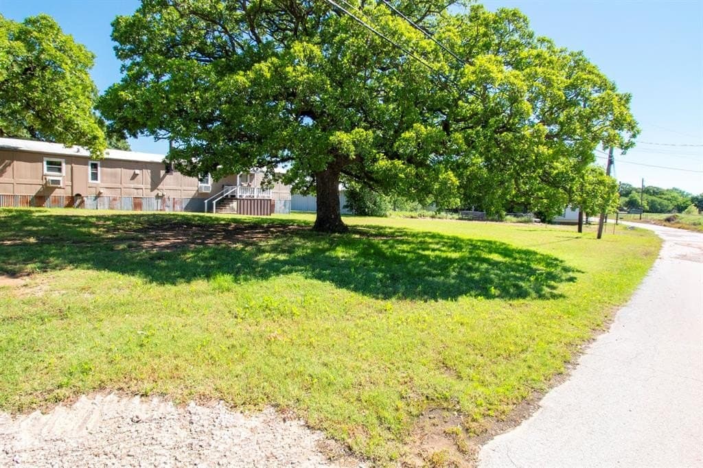 0.9 acres in Montague County - photo 4