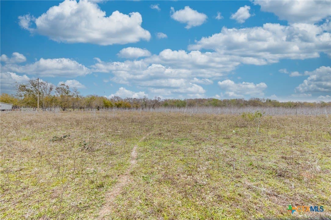 24.7 acres in Gonzales County - photo 8