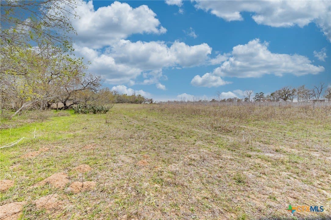 24.7 acres in Gonzales County - photo 7