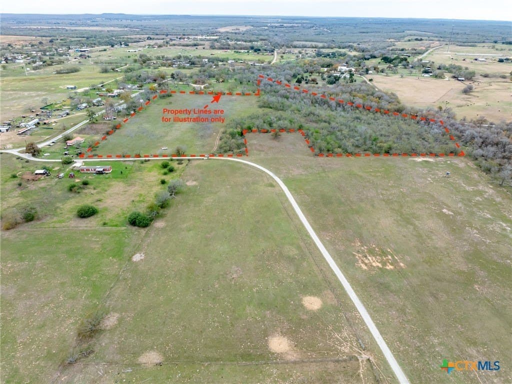 24.7 acres in Gonzales County - photo 2