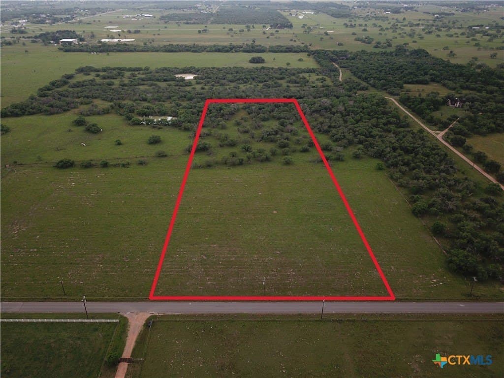 10 acres in Victoria County - photo 2